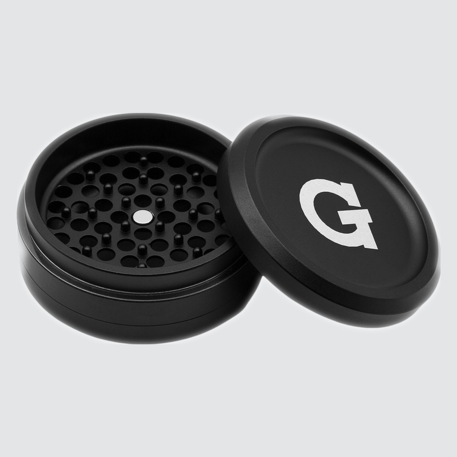 G Pen Grinder with the magnetic lid off, showing the micro-rounded teeth